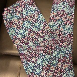 EUC, TC geometric leggings by LuLaRoe